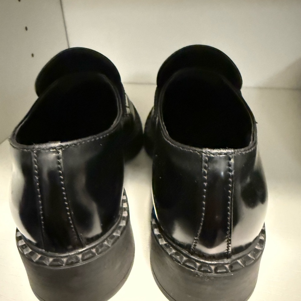 Prada women’s Enameled Metal Triangle Leather Loafers size 35 - Picture 4 of 10